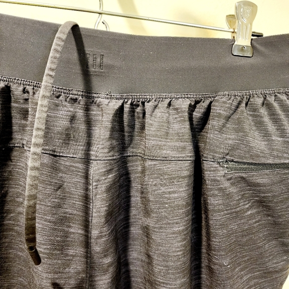 Lululemon Men's Dark Gray Athletic Drawnstring Shorts size M - Picture 12 of 13